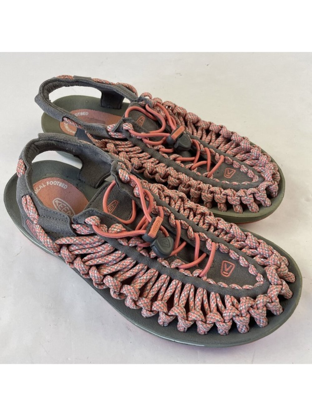 Keen UNEEK Sandals Women’s 8 Pink Gray Paracord Beach Shoes Comfort